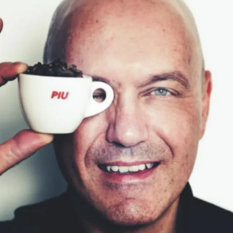 Caffè PIU' è nato nel 1998 da pura passione
